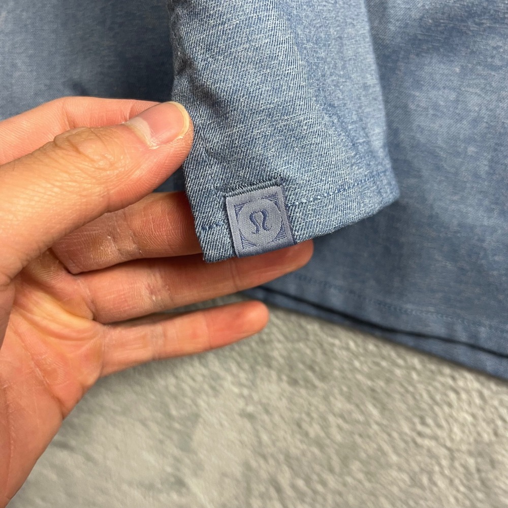 Lululemon Mens Commission Long Sleeve Button Down Shirt Blue Chambray Size M - Picture 6 of 8